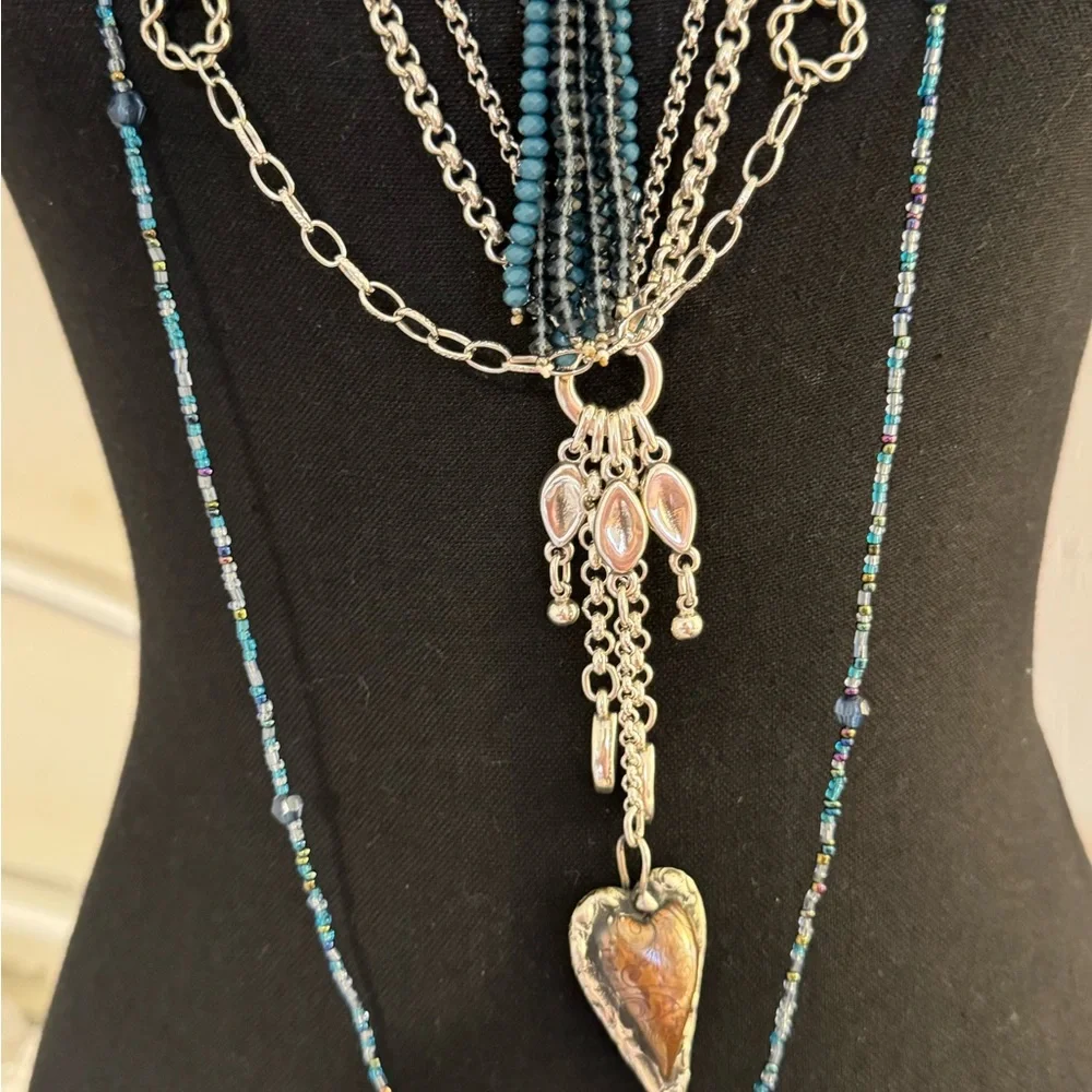 Elegant Blue and Silver Layered Necklace Set - Picture 5 of 8